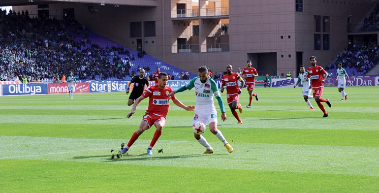 Botola Maroc Telecom : Le Wydad domine le Raja et vire en tête