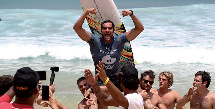 Championnat du monde de surf : Le Marocain Ramzi Boukhiam remporte l’étape de Hang Loose au Brésil