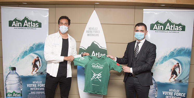 Aïn Atlas et le surfeur Ramzi Boukhiam renouvellent leur partenariat