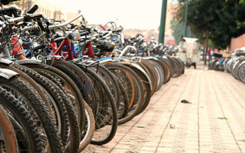 Le voleur de vélomoteurs et bicyclettes… devant les mosquées