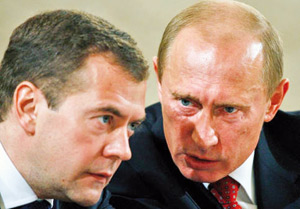 Incendies en Russie : Poutine et Medvedev à l'épreuve du feu