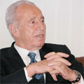 Peres attaque Netanyahu