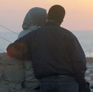 Nouvelles restrictions sexy pour un couple de Maroc