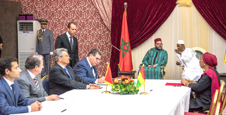 Tournée Royale en Afrique : Huit accords de coopération entre le Maroc et la Guinée