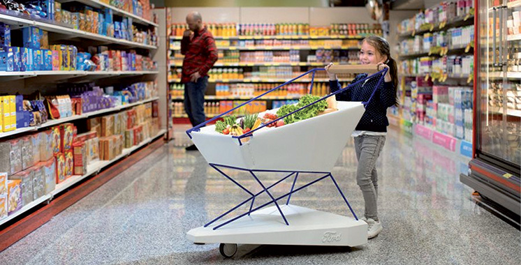 Faites les courses en sécurité avec le chariot à freinage automatique de Ford !