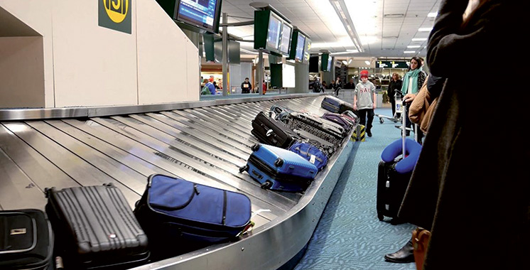 Aéroport Mohammed V Casablanca : Les autorités mettent fin à l’anarchie des «bagagistes»