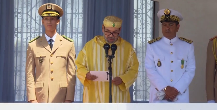 Sa Majesté le Roi préside à Tétouan la cérémonie de prestation de serment des Officiers lauréats des grandes écoles militaires et paramilitaires