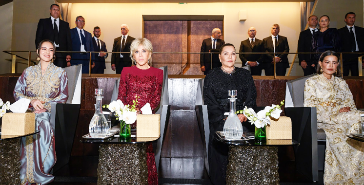 LL. AA. RR. les Princesses Lalla Khadija, Lalla Meryem et Lalla Hasnaa, accompagnées  de Brigitte Macron, assistent au spectacle d’ouverture: Un joyau architectural singulier :  Le Théâtre Royal de Rabat ouvre ses portes
