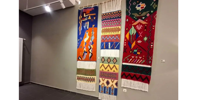 A la Galerie d’art Zéphyr, Houcine Htoutou célèbre l’âme du tapis amazigh