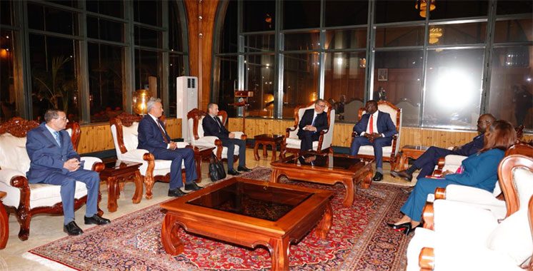 Arrivée de M. Akhannouch à Nairobi pour représenter SM le Roi au Sommet “Africa Forward” et au 4e Sommet des chefs d’État et de gouvernement de la Commission Climat du Bassin du Congo