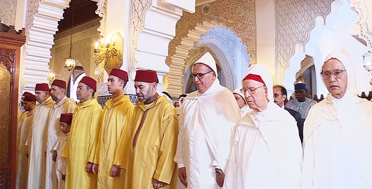 SM le Roi, Amir Al-Mouminine, accomplit la prière de l’Aïd Al-Adha à la mosquée « Ahl Fès » SM le Roi, Amir Al-Mouminine, accomplit la prière de l’Aïd Al-Adha à la mosquée « Ahl Fès »